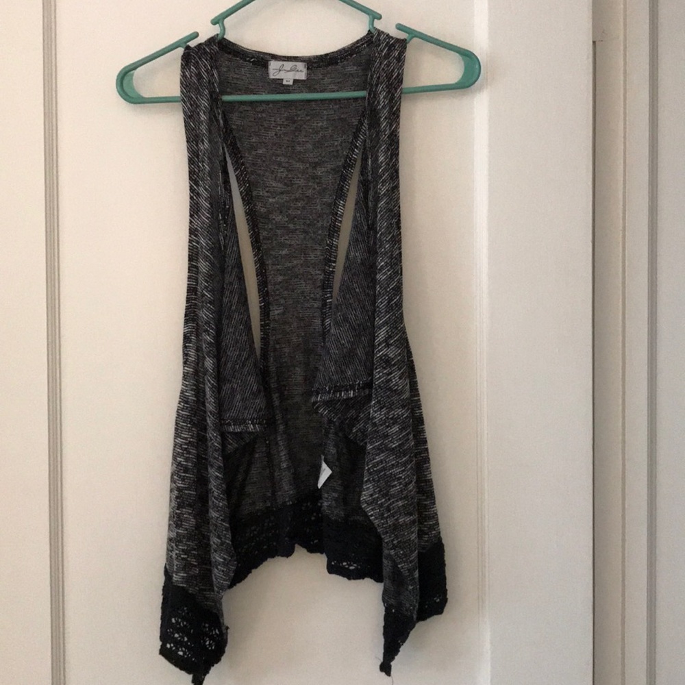 J Gee (M) Women’s Black and White Knit Vest